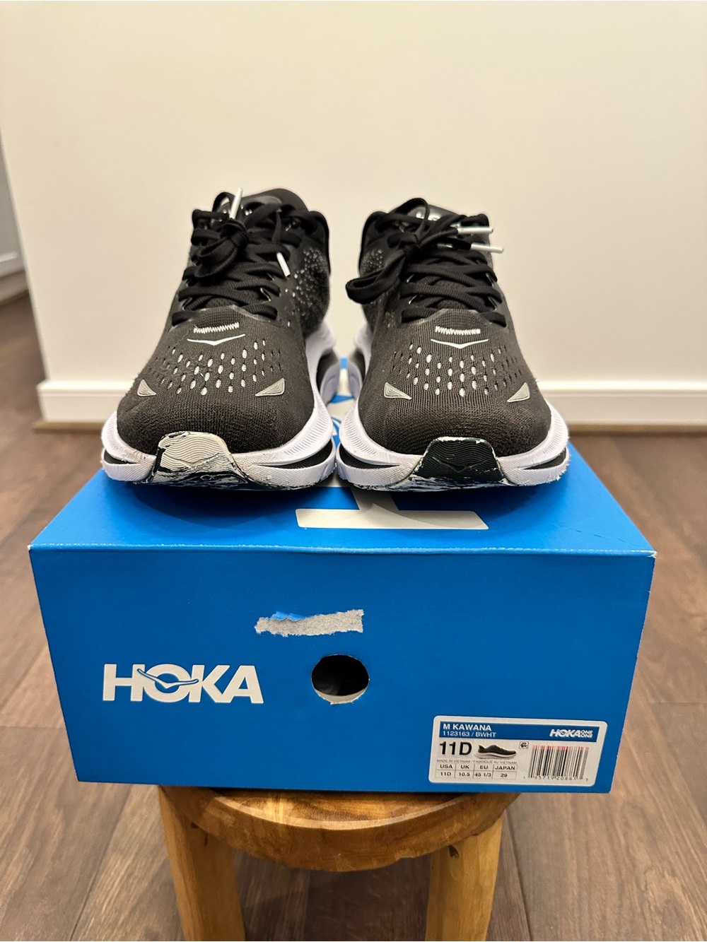 Hoka Kawana Men’s Black and White Running Shoes, Size 11D